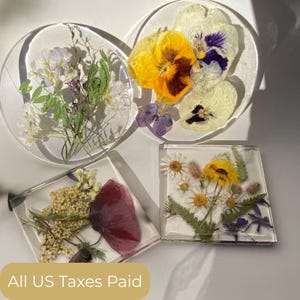 Floral Resin Coaster Set: Epoxy Coasters with Pressed Flowers for Kitchen Decor